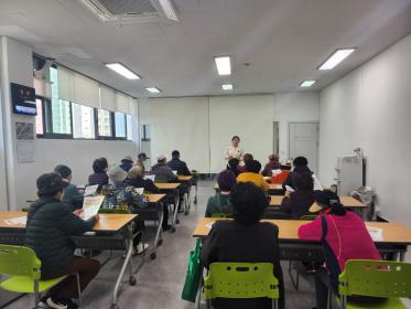 노인사회활동지원사업 대상자 교육 실시 이미지